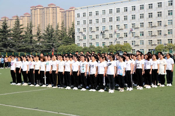 教工方阵一.jpg 教工方阵一.jpg